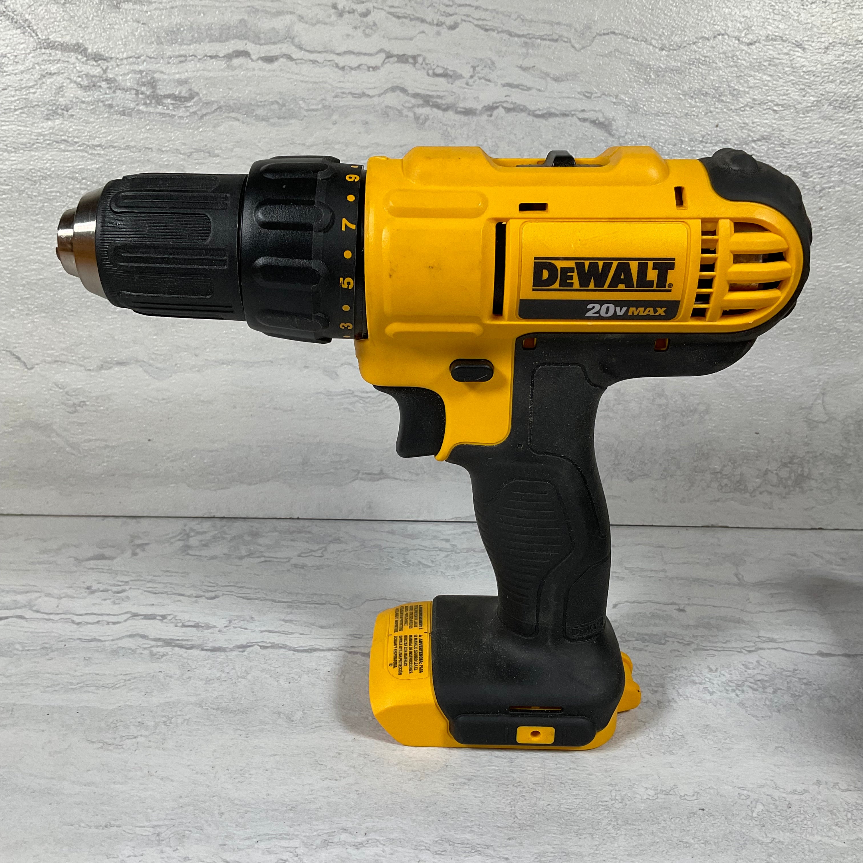 **FOR PARTS** DEWALT 20V Max Cordless Drill / Driver Kit, 1/2-Inch (DCD771C2) (7331599974638)